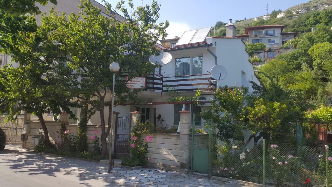 Fema Guest House Baltschik Exterior foto